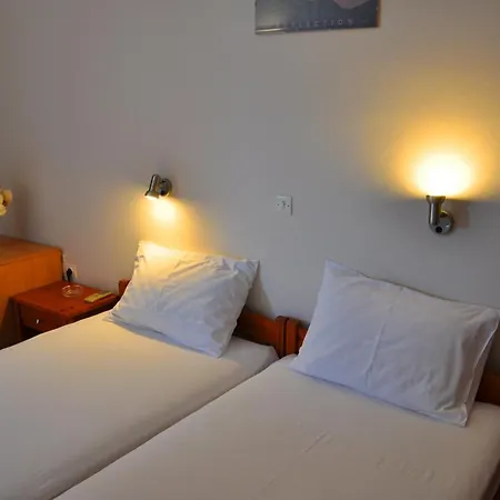 Nora Hotel *
